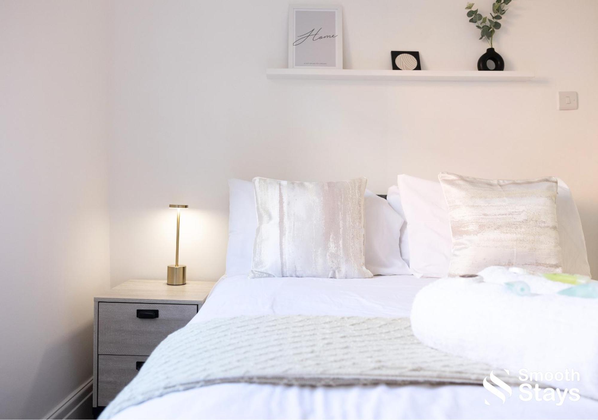 One Bedroom Apartment At Smooth Stays Short Lets & Serviced Accommodation Preston With Parking Near Train Station Eksteriør billede