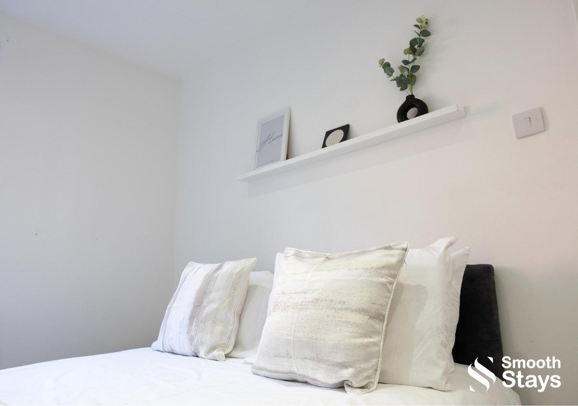 One Bedroom Apartment At Smooth Stays Short Lets & Serviced Accommodation Preston With Parking Near Train Station Eksteriør billede