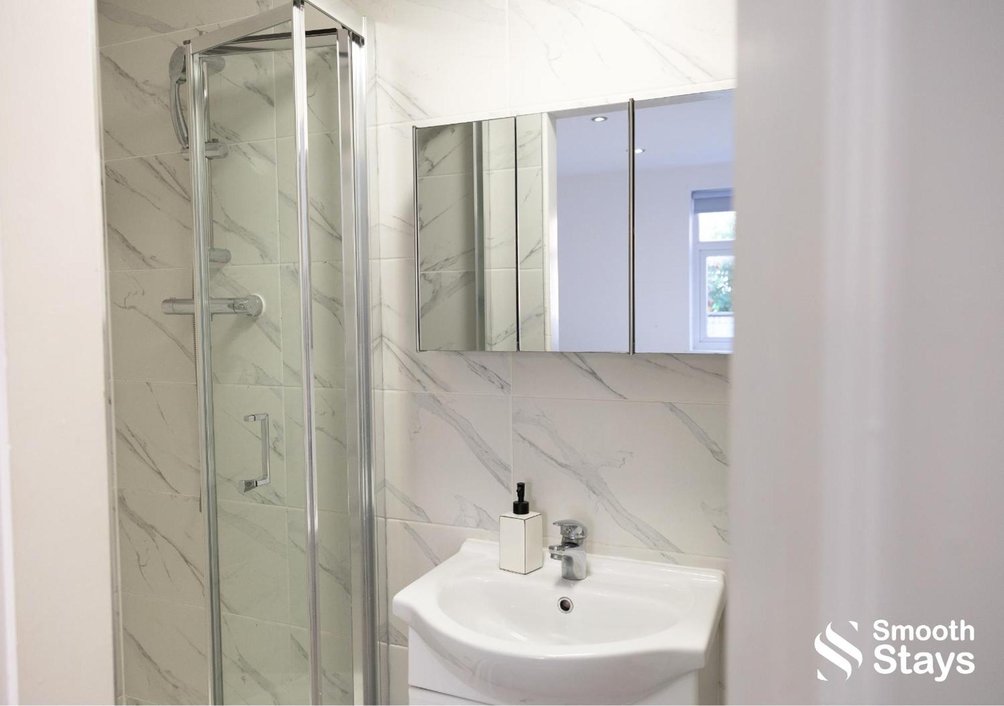 One Bedroom Apartment At Smooth Stays Short Lets & Serviced Accommodation Preston With Parking Near Train Station Eksteriør billede