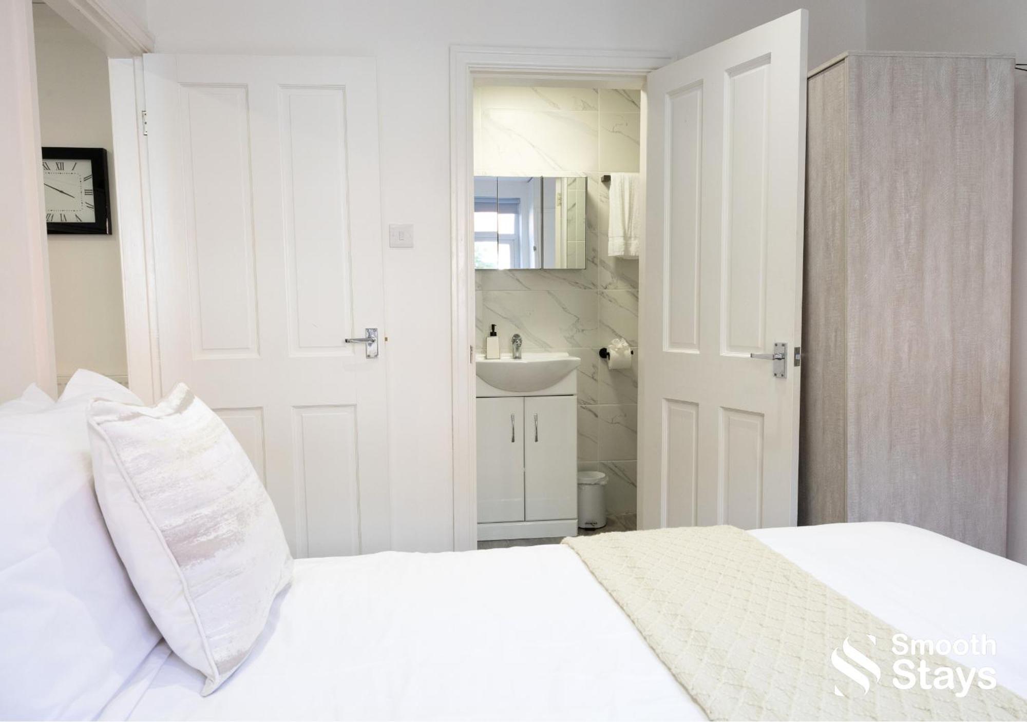One Bedroom Apartment At Smooth Stays Short Lets & Serviced Accommodation Preston With Parking Near Train Station Eksteriør billede